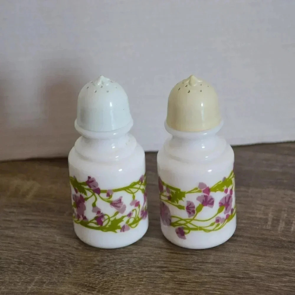 Vtg Milk Glass Salt &  Pepper Shakers